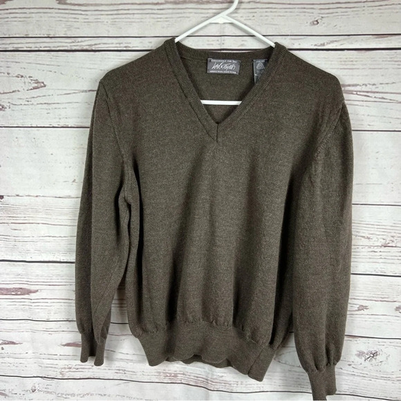 LORD and Taylor Merino wool made in Italy long sleeve V-neck sweater Sz L - Picture 1 of 6
